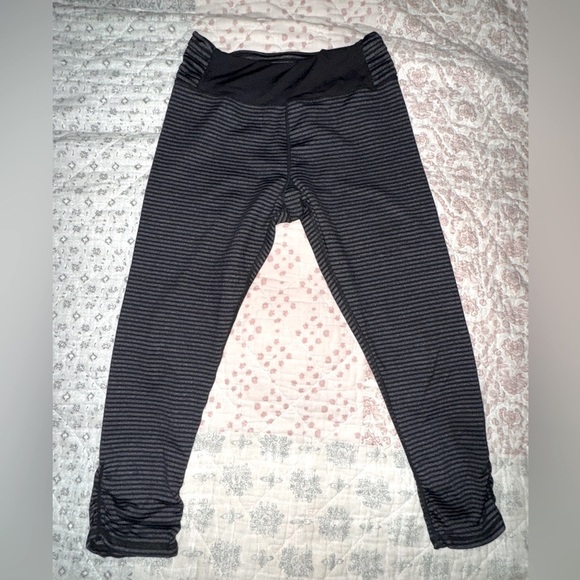 Kyodan women’s athletic capri/cropped leggings striped w/rugged bottom. Sz PS🖤 - Picture 1 of 8
